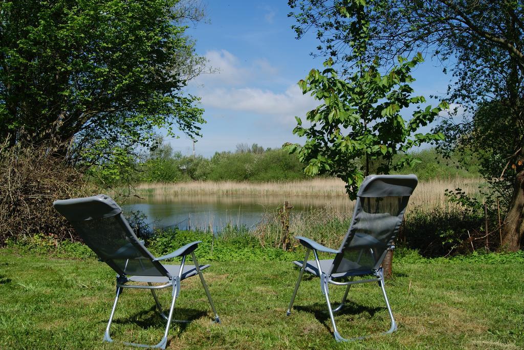 Ferienwohnungen Am Kleinen See 베르겐 아우프 뤼겐 외부 사진