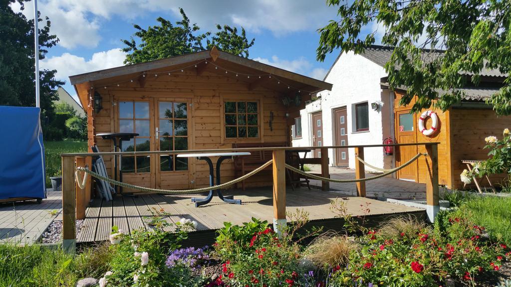 Ferienwohnungen Am Kleinen See 베르겐 아우프 뤼겐 외부 사진